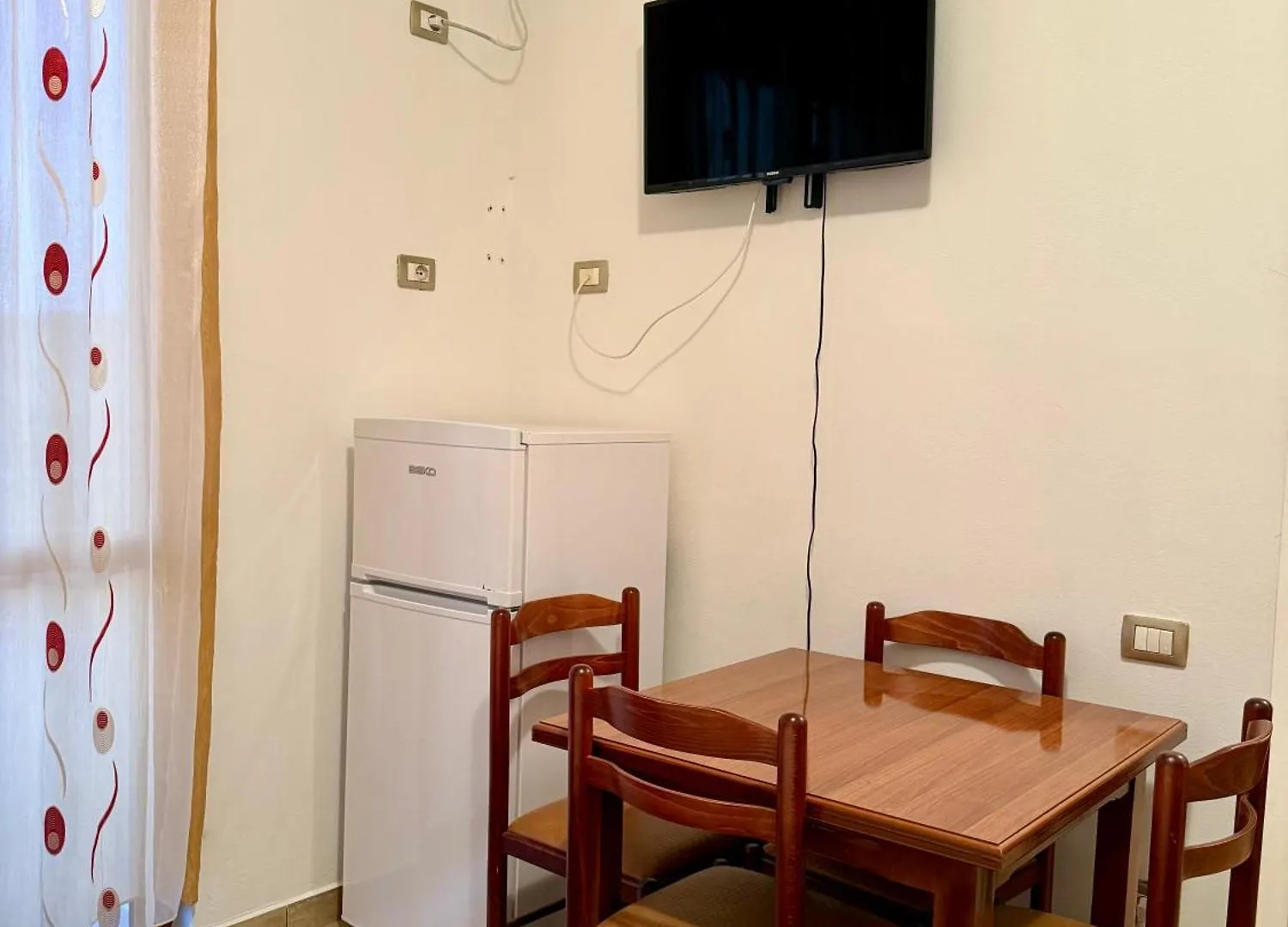 Hotel Ermi 스필 4*,  알바니아