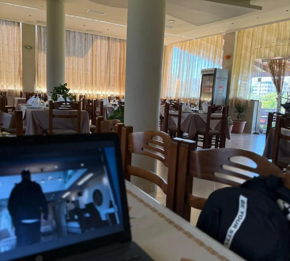 Hotel Ermi 스필