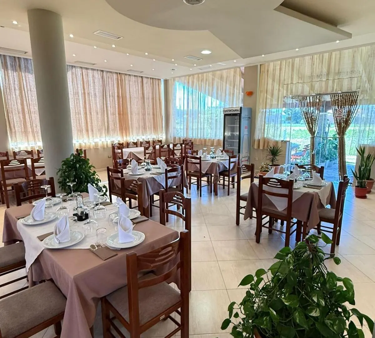 Hotel Ermi 스필